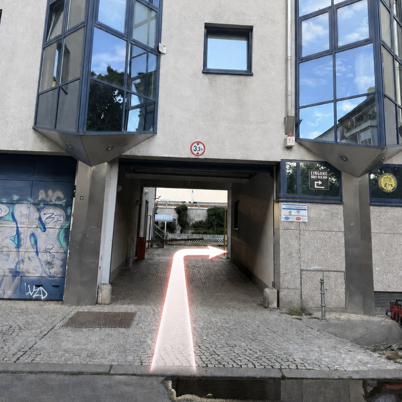 Einfahrt zur Streetwise Academy in der Mehlitzstraße
